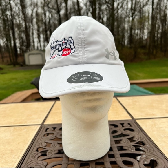 Ladies Under Armor light gray, light weight, running cap NWT - Picture 9 of 12